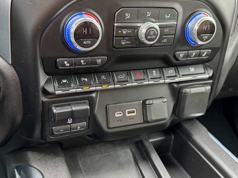 Used 2022 GMC Sierra 1500 SLT w/ SLT Premium Plus Package image 41
