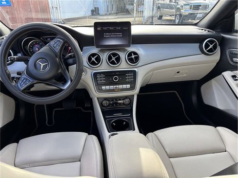Used 2018 Mercedes-Benz CLA 250 image 11