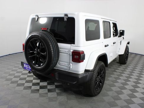 Used 2025 Jeep Wrangler Unlimited Sahara w/ Safety Group AWD/4WD image 23