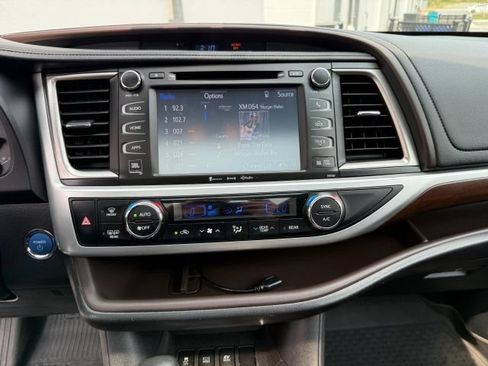 Used 2016 Toyota Highlander Limited Platinum AWD/4WD image 34