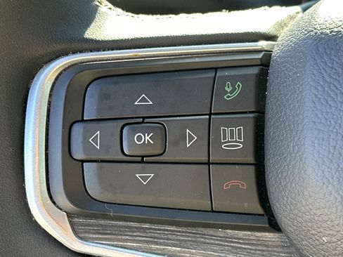 Used 2024 Jeep Wagoneer Series II w/ Flexible Seating Group RWD image 27