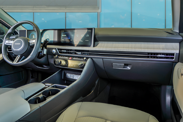Certified 2025 Hyundai Sonata SEL FWD image 12