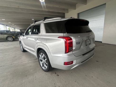 Used 2021 Hyundai Palisade Limited w/ Cargo Package FWD image 3
