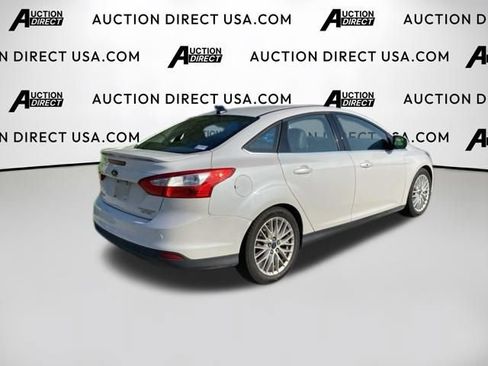 Used 2014 Ford Focus Titanium FWD image 9
