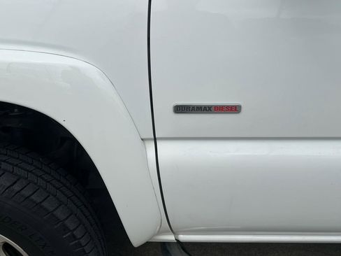 Used 2005 Chevrolet Silverado 2500 LS w/ Heavy-Duty Power Package RWD image 40