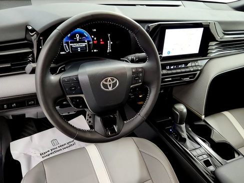 Used 2025 Toyota Camry SE w/ Convenience Package AWD/4WD image 24