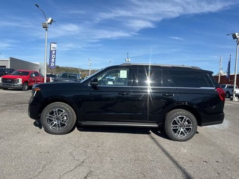 New 2025 Ford Expedition Active image 6