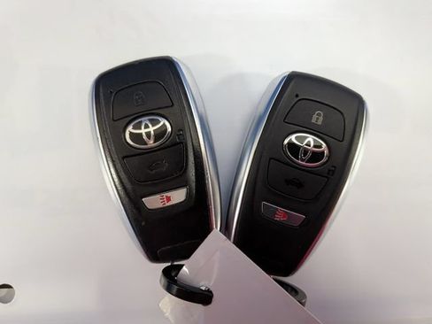 Used 2022 Toyota GR86 w/ ALL Weather Mat Package (TMS) RWD image 28