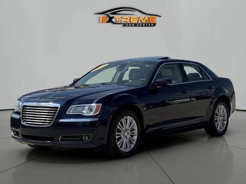 Used 2014 Chrysler 300 AWD w/ Driver Convenience Group image 2