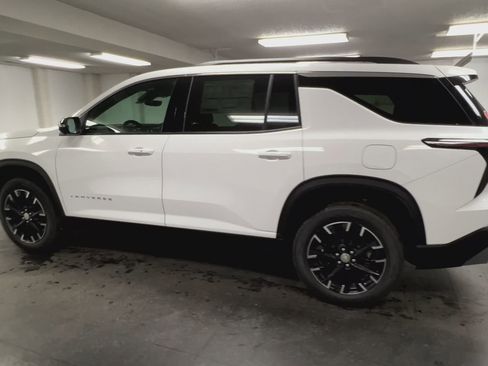 New 2026 Chevrolet Traverse LT w/ Sun and Wheel Package FWD image 42