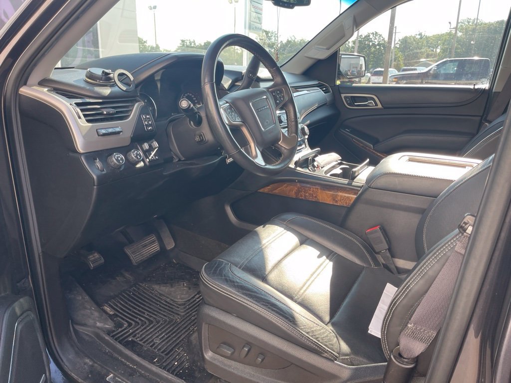 Used 2015 GMC Yukon Denali w/ Premium Package AWD/4WD image 5