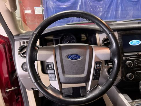 Used 2017 Ford Expedition Limited w/ Equipment Group 301A AWD/4WD image 14