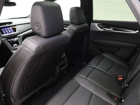 Used 2025 Cadillac XT5 Premium Luxury image 10