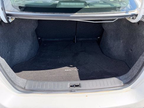 Used 2018 Nissan Sentra SV FWD image 17