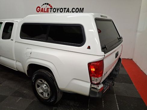 Used 2016 Toyota Tacoma SR5 image 5