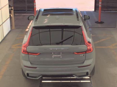 Certified 2025 Volvo XC60 B5 Plus image 4