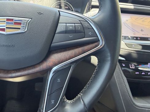 Used 2020 Cadillac XT5 Premium Luxury FWD image 8