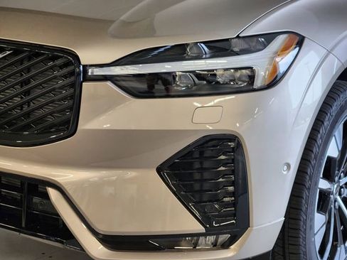 New 2026 Volvo XC60 B5 Plus w/ Protection Package Premier image 12