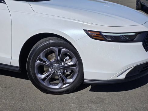 Used 2023 Honda Accord EX image 9