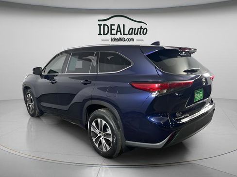 Used 2020 Toyota Highlander XLE image 9