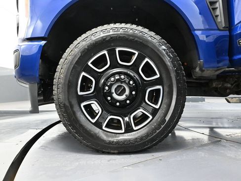 Used 2026 Ford F250 Platinum w/ FX4 Off-Road Package AWD/4WD image 17