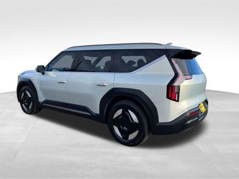 Used 2024 Kia EV9 Wind image 7