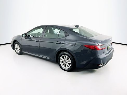 Used 2025 Toyota Camry LE image 5