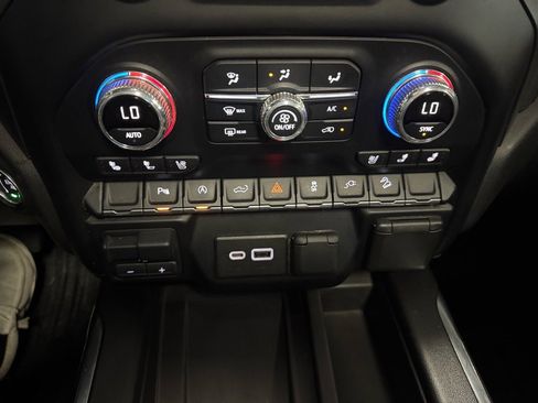 Used 2019 GMC Sierra 1500 AT4 w/ AT4 Premium Package image 23