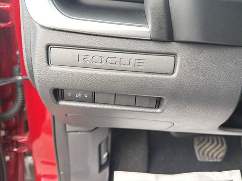 Used 2023 Nissan Rogue S AWD/4WD image 13
