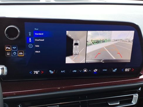 Used 2024 Chevrolet Traverse Z71 image 19