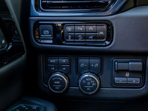 Used 2026 GMC Yukon AT4 Ultimate image 22