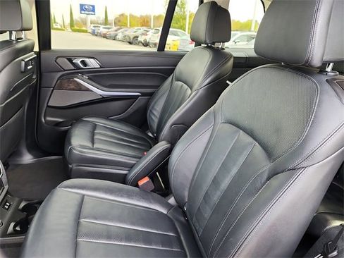 Used 2021 BMW X7 xDrive40i w/ Premium Package image 16