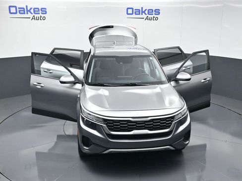 Used 2023 Kia Seltos LX image 55