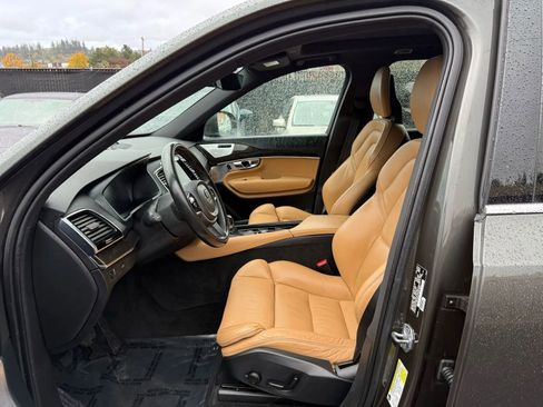 Used 2018 Volvo XC90 T6 Momentum w/ Convenience Package AWD/4WD image 8