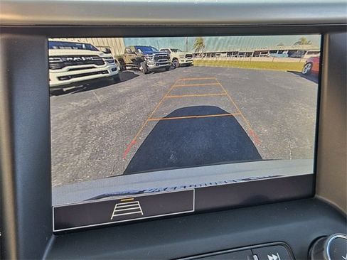 Certified 2023 GMC Acadia SLE w/ Driver Convenience Package FWD image 23