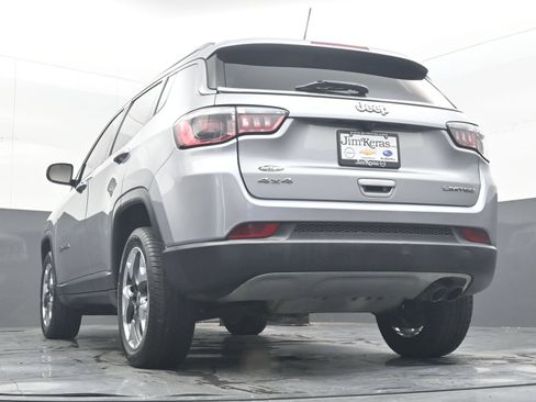 Used 2019 Jeep Compass Limited AWD/4WD image 30