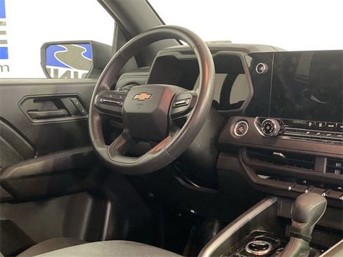 Used 2023 Chevrolet Colorado W/T image 10