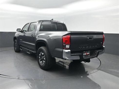 Used 2019 Toyota Tacoma SR5 image 3