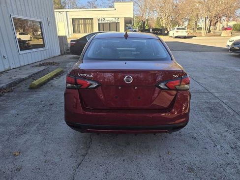 Used 2021 Nissan Versa SV image 4
