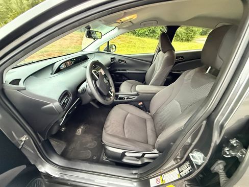Used 2016 Toyota Prius Two FWD image 10