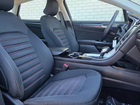 Used 2016 Ford Fusion SE FWD image 14