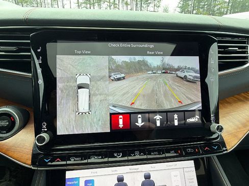 Used 2022 Jeep Grand Wagoneer Series II image 36