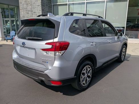 Used 2023 Subaru Forester Premium AWD/4WD image 3