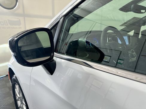 Used 2025 Chrysler Pacifica Select FWD image 10