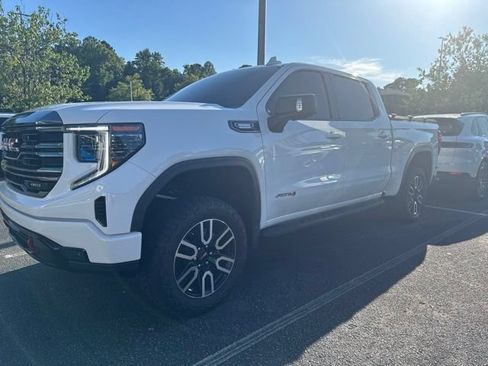 Used 2022 GMC Sierra 1500 AT4 w/ AT4 Preferred Package AWD/4WD image 7