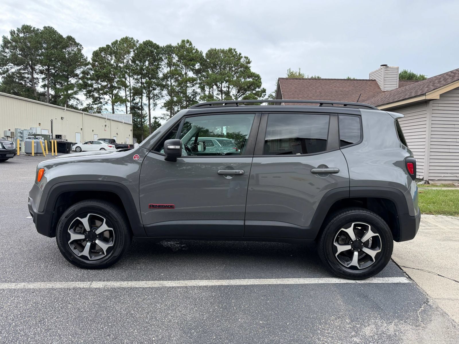 Used 2020 Jeep Renegade Trailhawk w/ Cold Weather Group AWD/4WD image 5