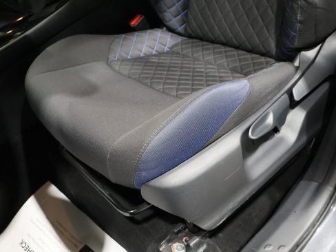 Used 2022 Toyota C-HR XLE image 12