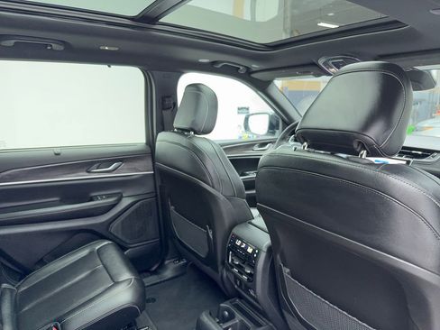 Used 2024 Jeep Grand Cherokee L Limited w/ Luxury Tech Group II image 54