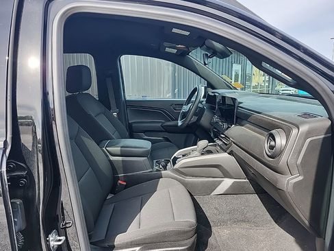 Used 2024 Chevrolet Colorado Trail Boss w/ Technology Package AWD/4WD image 31