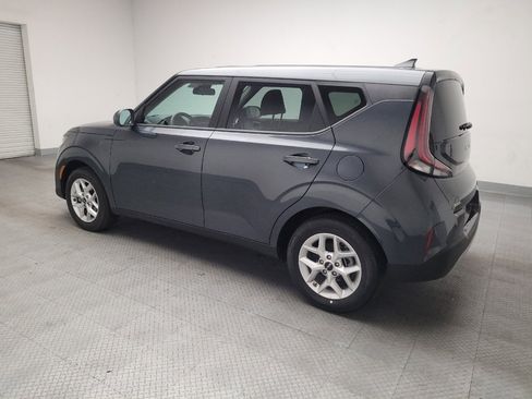 Used 2025 Kia Soul LX image 3